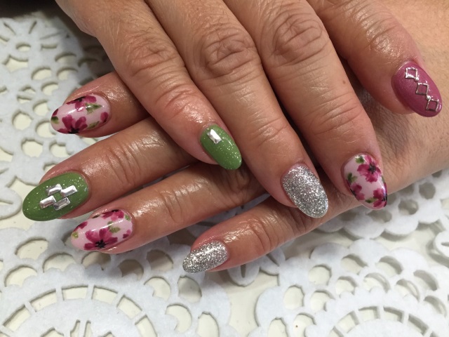 個性はネイルnicol